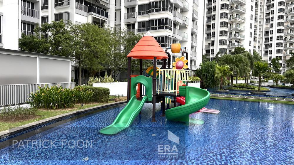 Freehold High Floor 4 Bedroom Pool View