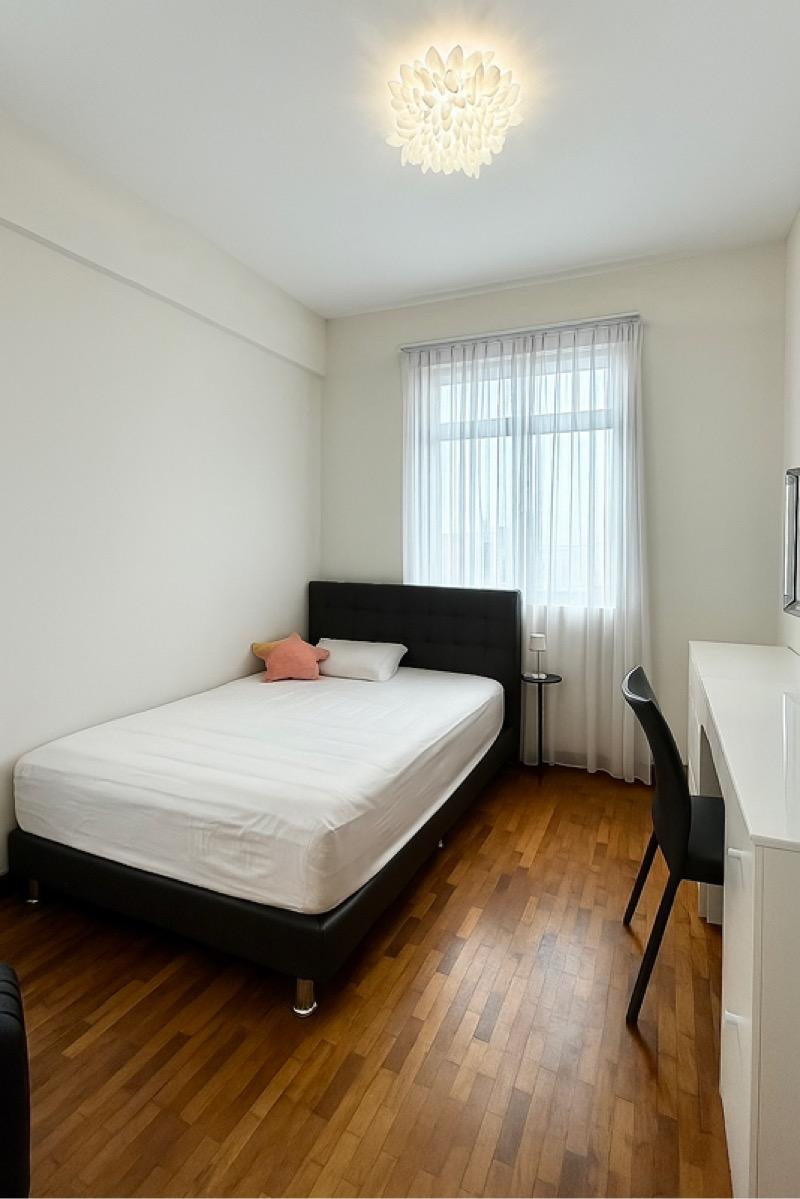 Mirage Tower Condominium For Sale, $1,450,000, 1 Bed 1 Bath 570 sqft $2,544.00 psf