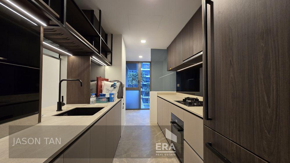 Beautiful Sea View 3bedrm Sell Vacant