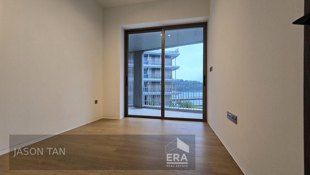 Beautiful Sea View 3bedrm Sell Vacant