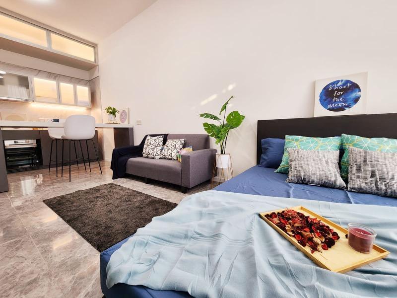 The M Condominium For Sale, $1,100,000, 1 Bed 1 Bath 409 sqft $2,689.00 psf