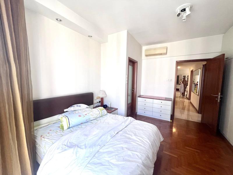 The Bayshore Condominium For Sale, $2,100,000, 4 Bed 3 Bath 1,432 sqft $1,466.00 psf