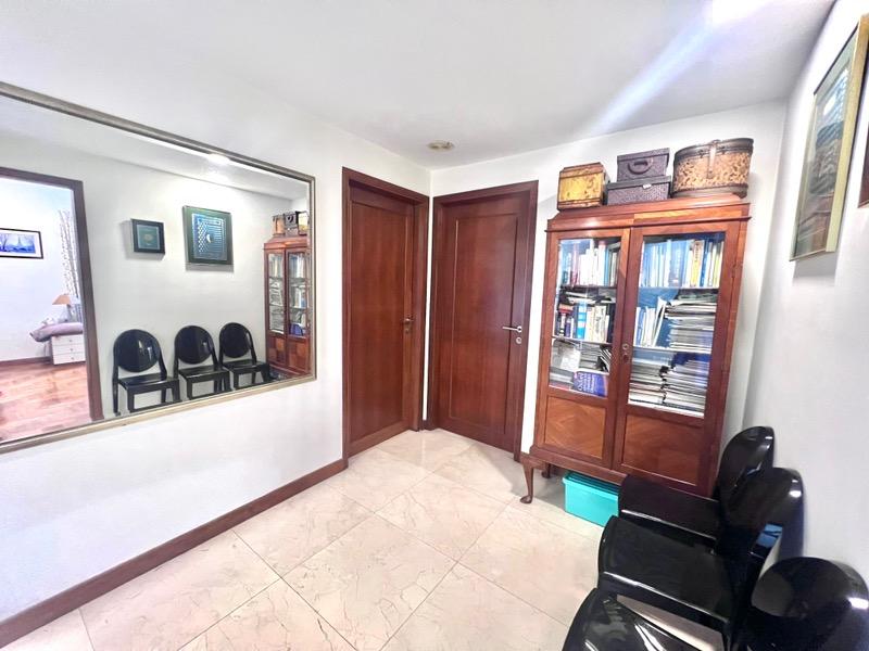 The Bayshore Condominium For Sale, $2,100,000, 4 Bed 3 Bath 1,432 sqft $1,466.00 psf