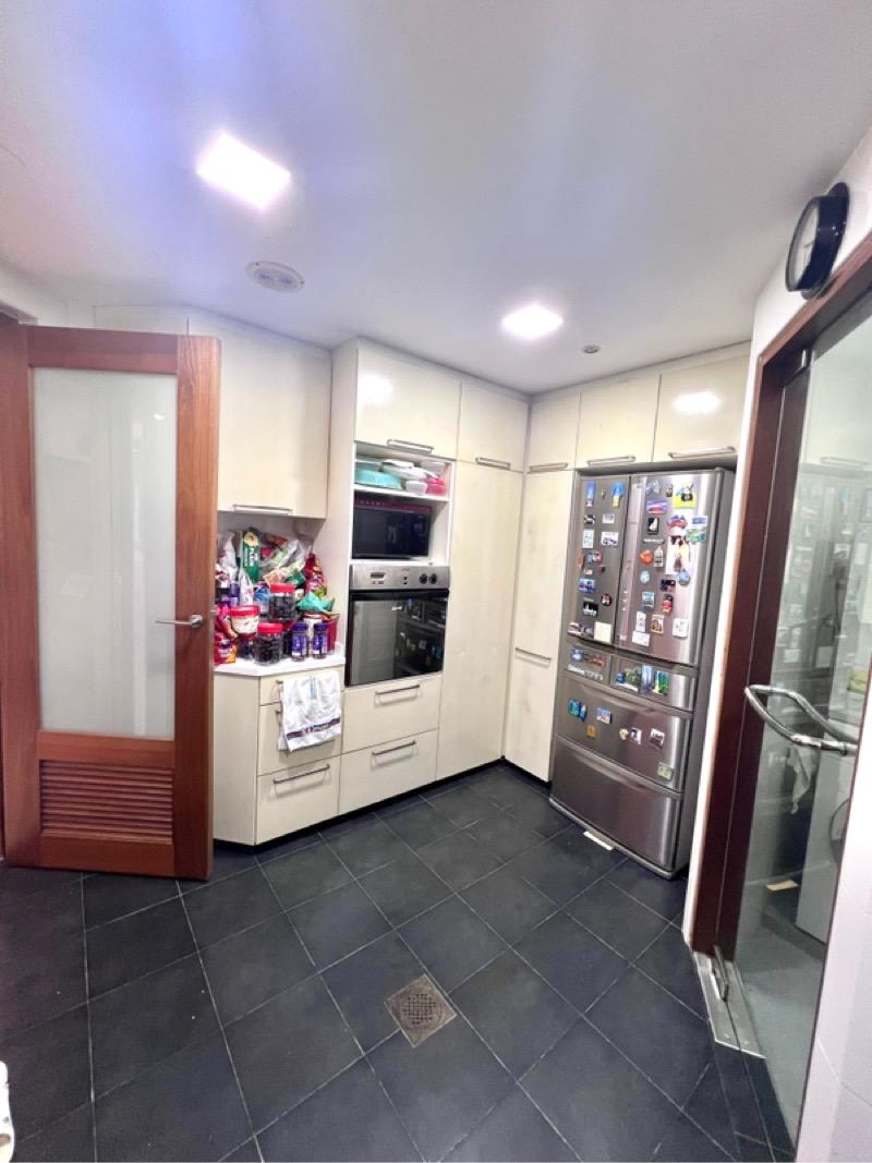 The Bayshore Condominium For Sale, $2,100,000, 4 Bed 3 Bath 1,432 sqft $1,466.00 psf