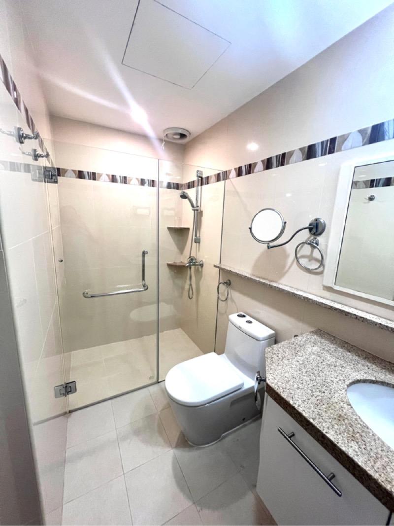 The Bayshore Condominium For Sale, $2,100,000, 4 Bed 3 Bath 1,432 sqft $1,466.00 psf