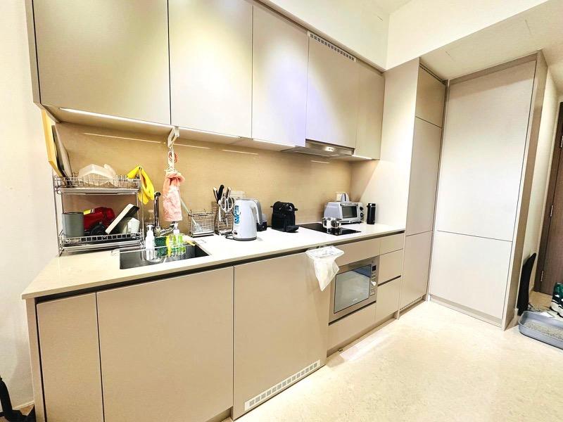 Seaside Residences Apartment For Sale, $1,280,000, 1 Bed 1 Bath 592 sqft $2,162.00 psf