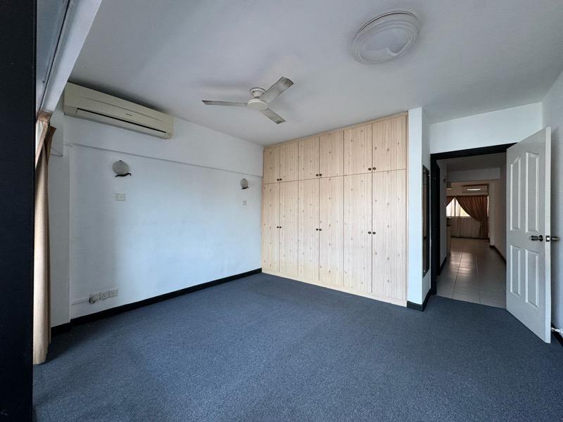 Centrepoint Apartment For Sale, $1,850,000, 1 Bed 1 Bath 732 sqft $2,527.00 psf