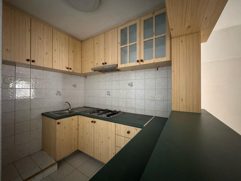 Centrepoint Apartment For Sale, $1,850,000, 1 Bed 1 Bath 732 sqft $2,527.00 psf