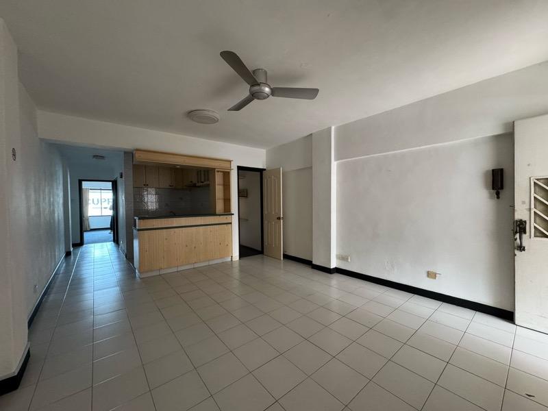 Centrepoint Apartment For Sale, $1,850,000, 1 Bed 1 Bath 732 sqft $2,527.00 psf