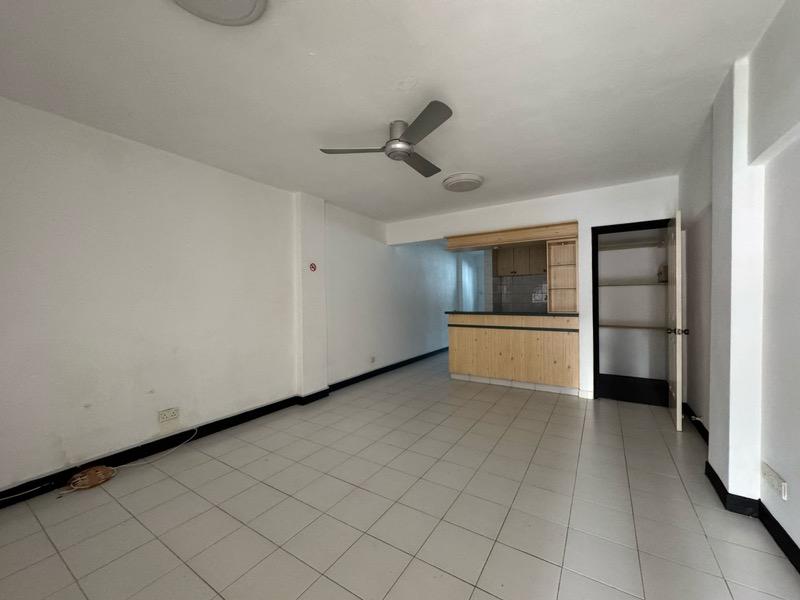 Centrepoint Apartment For Sale, $1,850,000, 1 Bed 1 Bath 732 sqft $2,527.00 psf