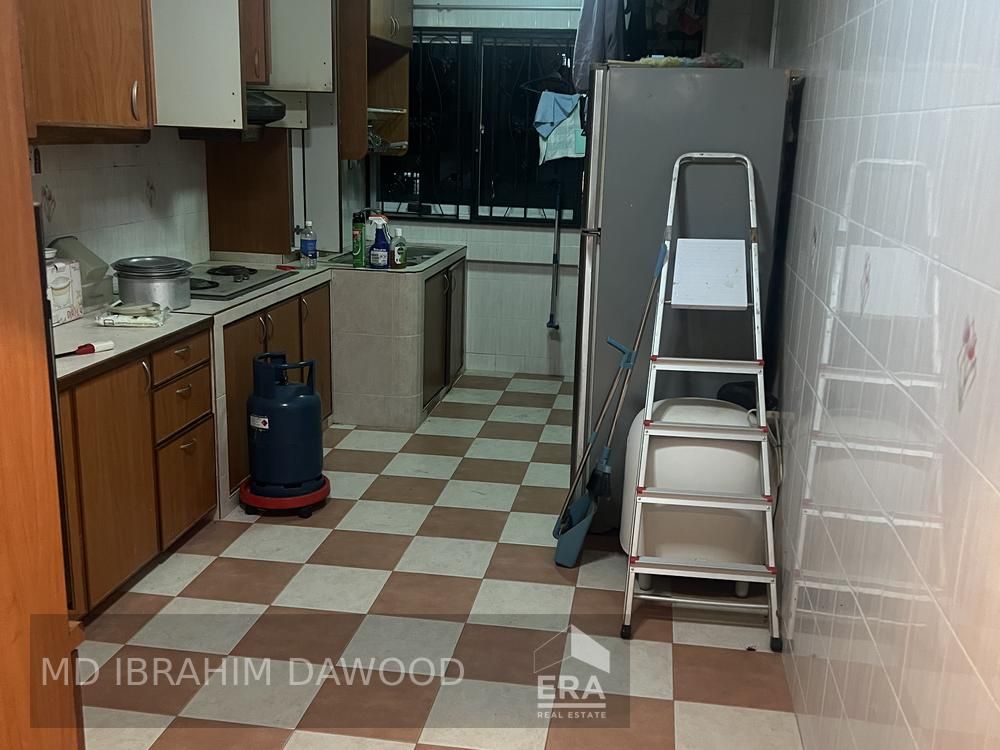 Pure Selling HDB - 2 room | D18 Tampines | Prop-GPT the AI-Powered Property Guru