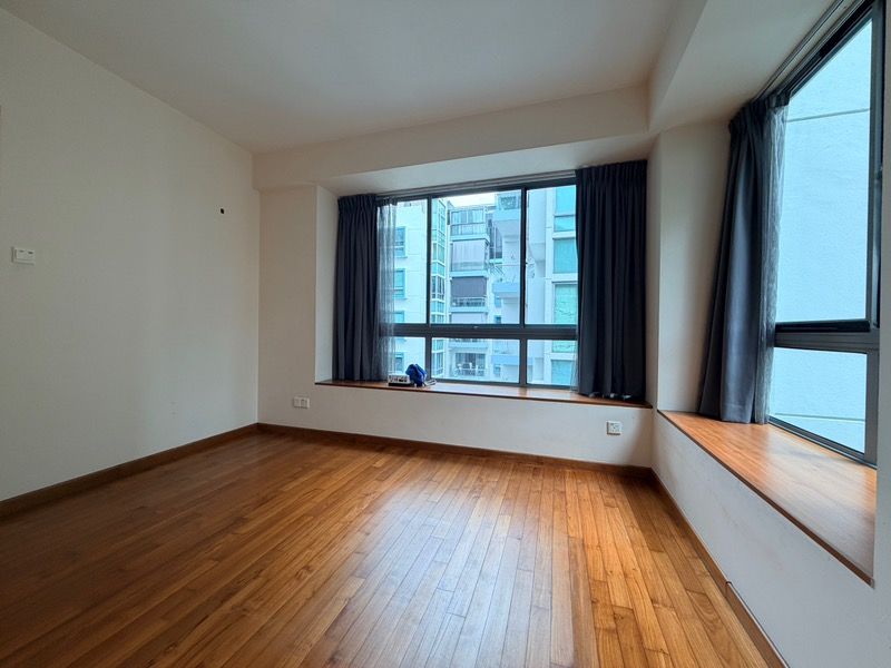 Murano Condominium For Sale, $1,900,000, 3 Bed 3 Bath 1,055 sqft $1,801.00 psf