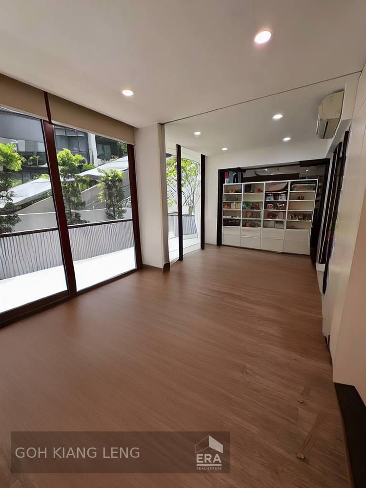 Urban Chic 1-bedroom at Nomu, Steps From the Heart of the City