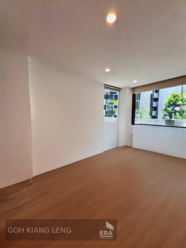 Urban Chic 1-bedroom at Nomu, Steps From the Heart of the City