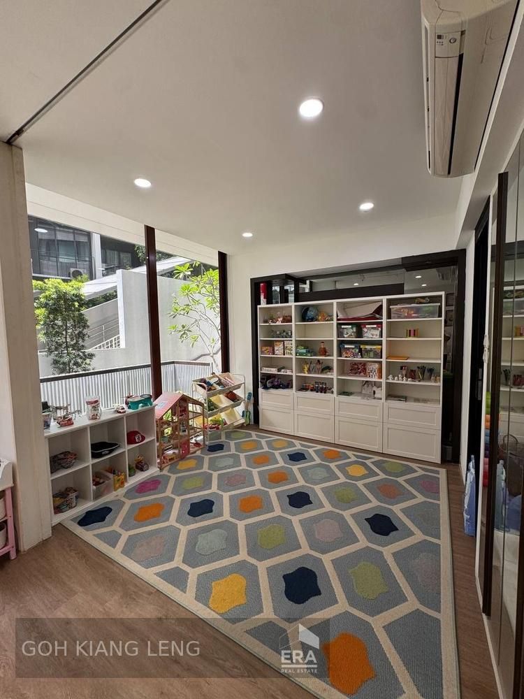 Urban Chic 1-bedroom at Nomu, Steps From the Heart of the City