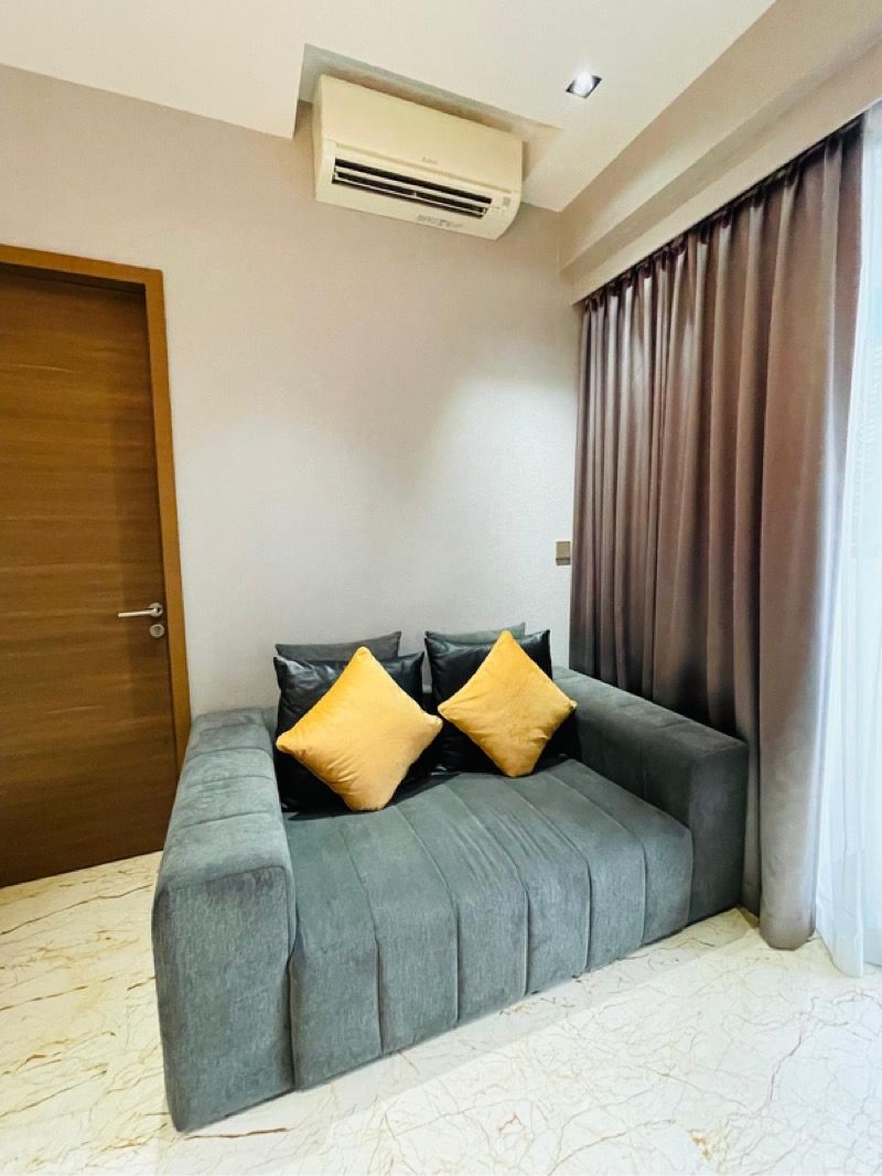 Queens Peak Condominium For Sale, $1,211,887, 1 Bed 1 Bath 495 sqft $2,448.00 psf