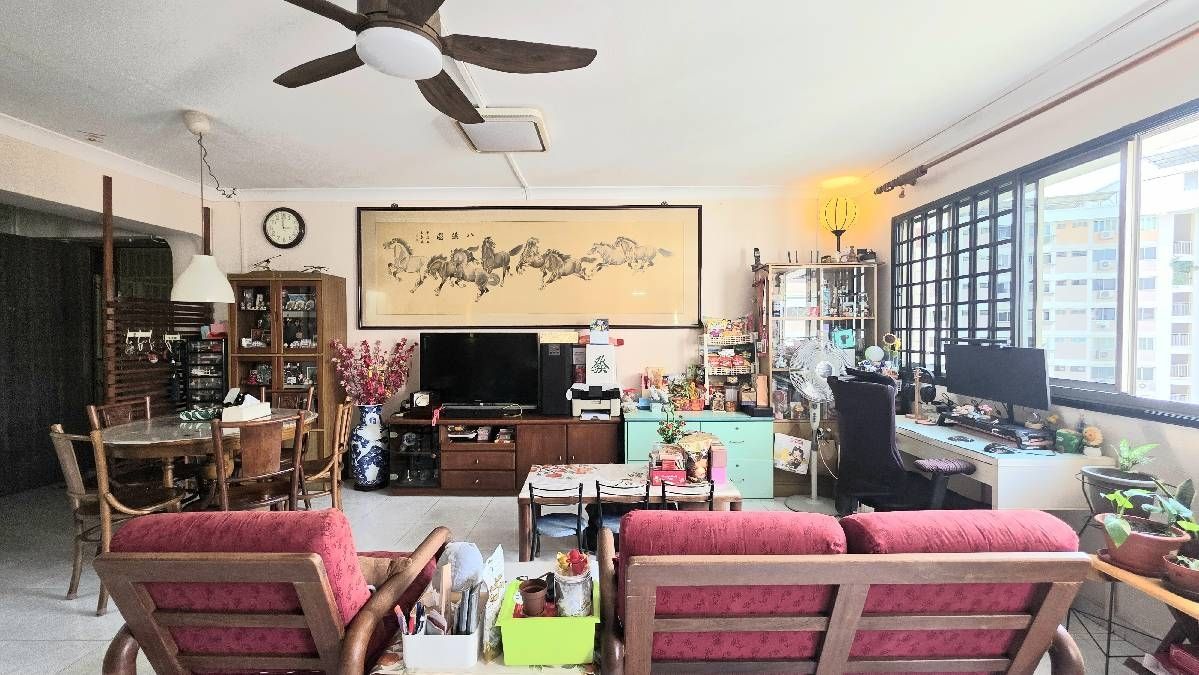 407 Serangoon Avenue 1 HDB Apartment For Sale, $880,000, 3 Bed 2 Bath 1,119 sqft $786.00 psf