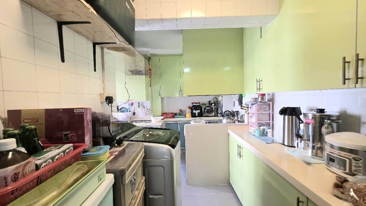 407 Serangoon Avenue 1 HDB Apartment For Sale, $880,000, 3 Bed 2 Bath 1,119 sqft $786.00 psf