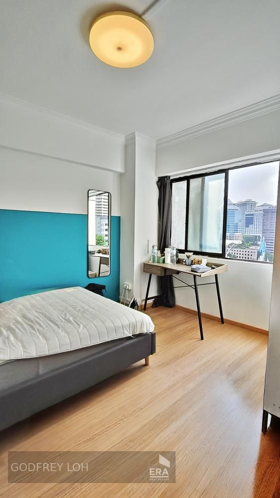 Prime Location, Right Above the Mall! Well Priced!