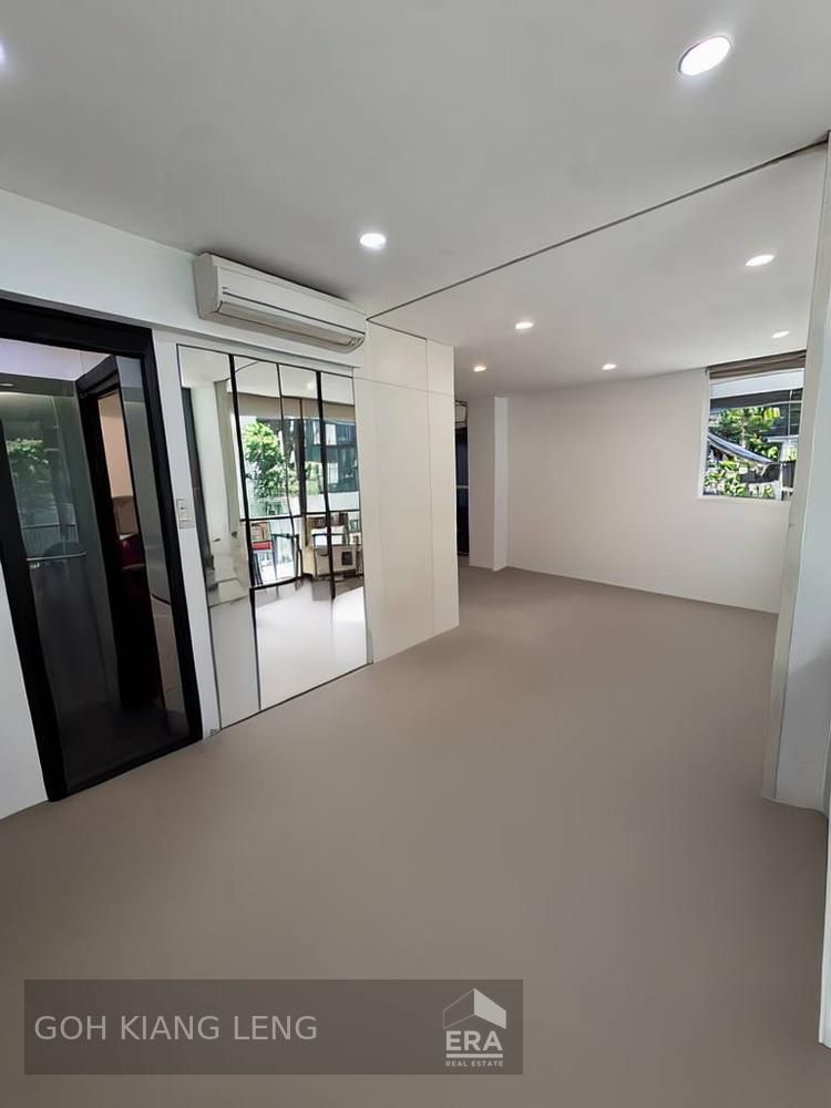 Urban Chic 1-bedroom at Nomu, Steps From the Heart of the City