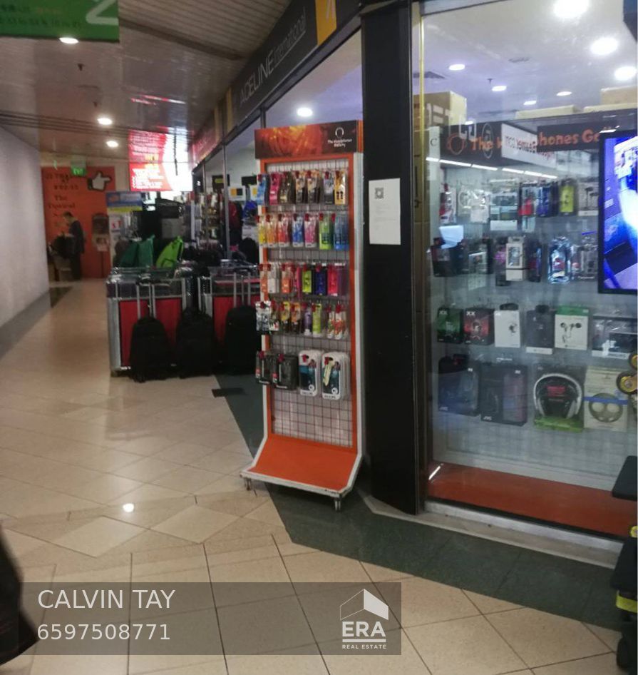 2 Adjoining Shops With Good Foot Traffic Close to Popular Food Outlets