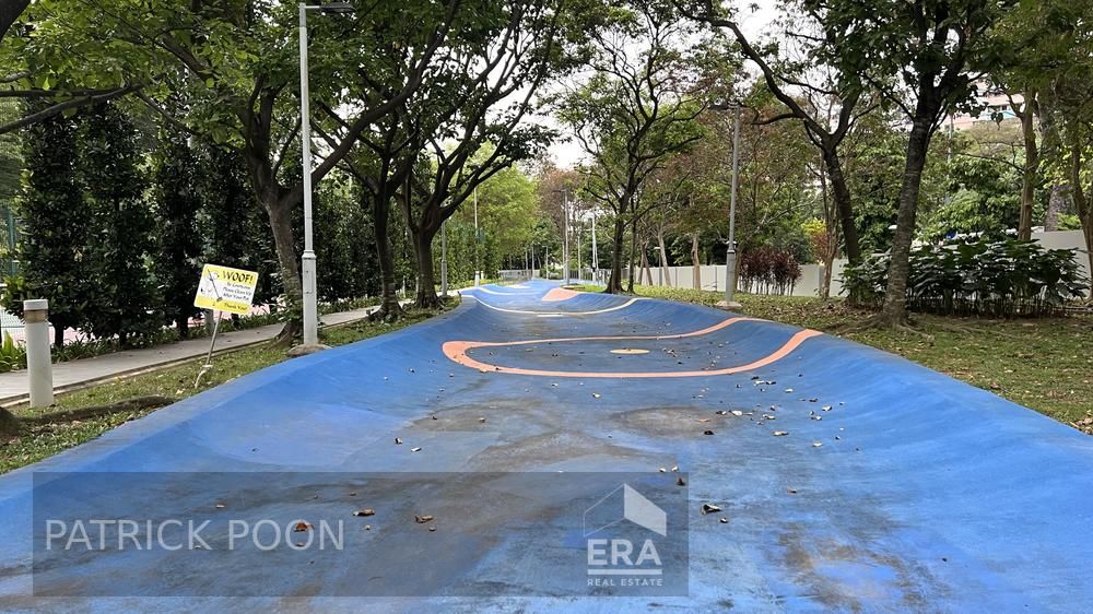 Freehold High Floor 4 Bedroom Pool View