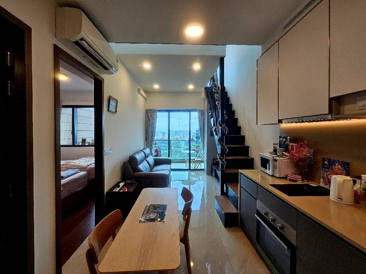 Normanton Park Condominium For Sale, $1,338,000, 2 Bed 1 Bath 657 sqft $2,037.00 psf