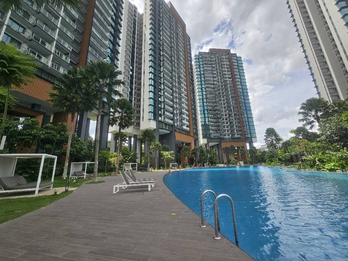 Normanton Park Condominium For Sale, $1,338,000, 2 Bed 1 Bath 657 sqft $2,037.00 psf