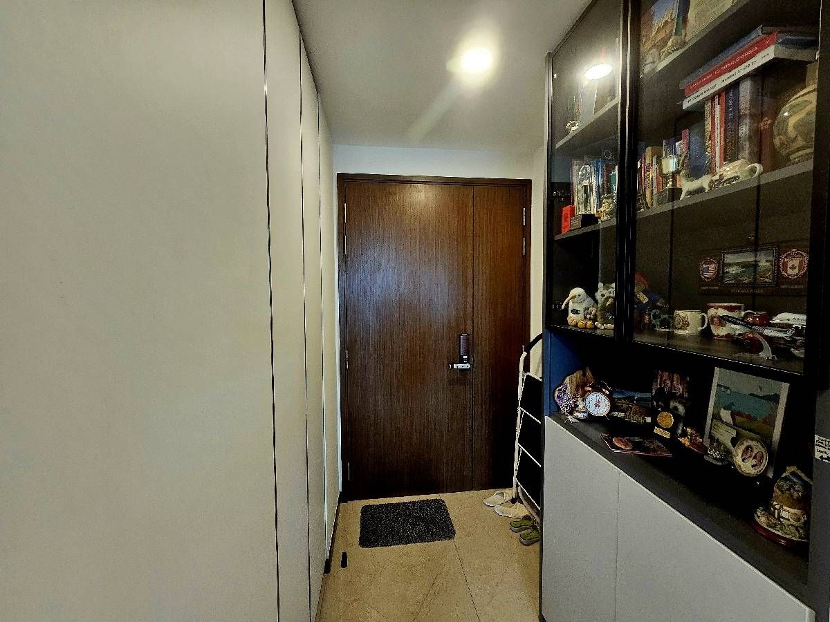 Normanton Park Condominium For Sale, $1,338,000, 2 Bed 1 Bath 657 sqft $2,037.00 psf