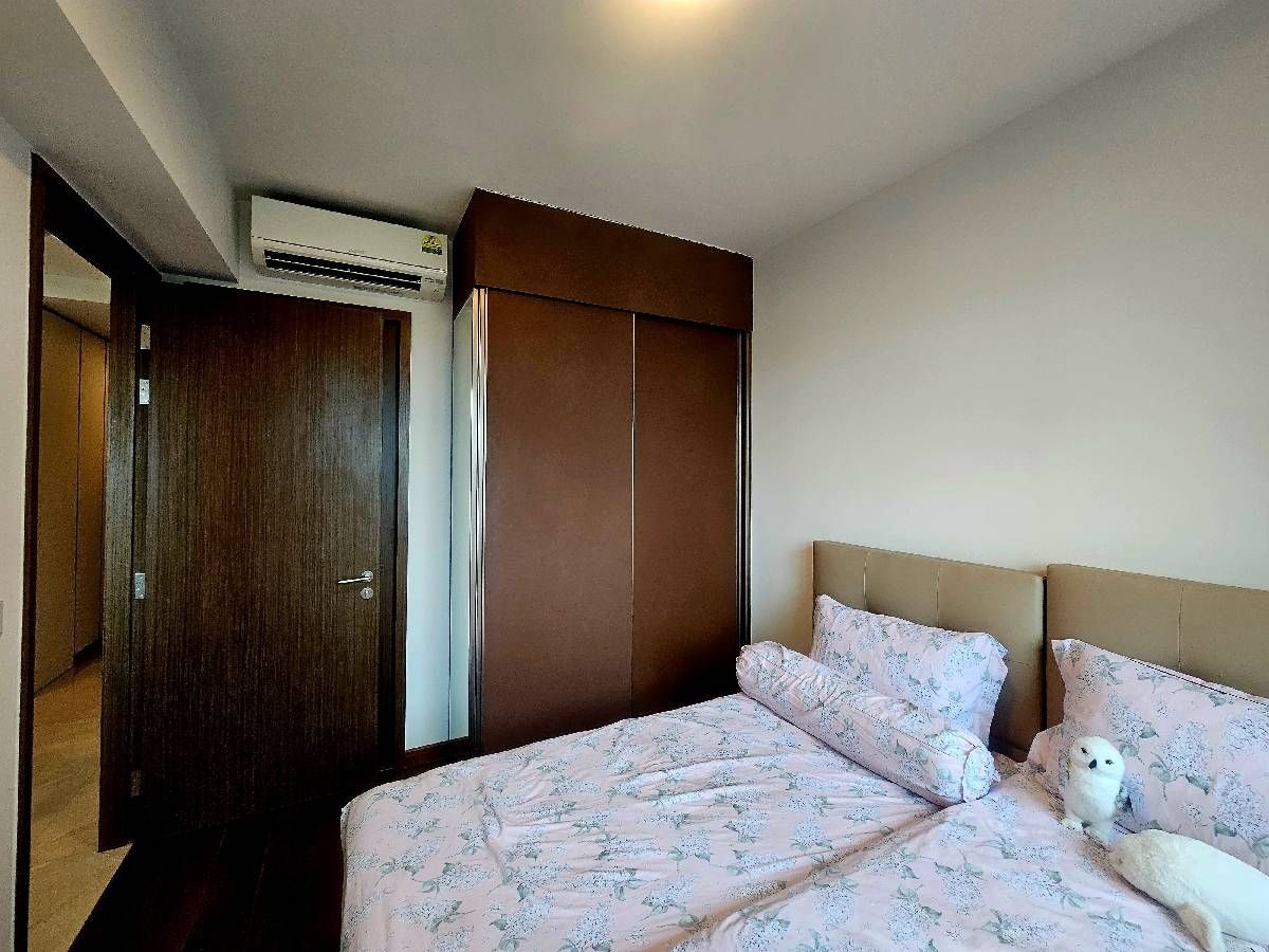 Normanton Park Condominium For Sale, $1,338,000, 2 Bed 1 Bath 657 sqft $2,037.00 psf