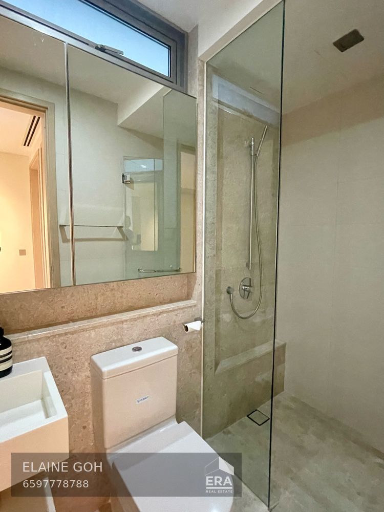 3 Room 3 Bath Reno Kitchen No Road and Pool Noise Off Balcony Seaview!