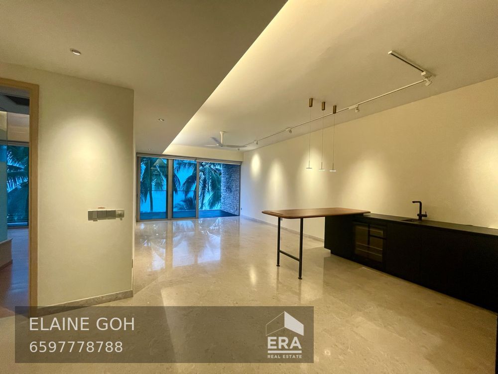 3 Room 3 Bath Reno Kitchen No Road and Pool Noise Off Balcony Seaview!