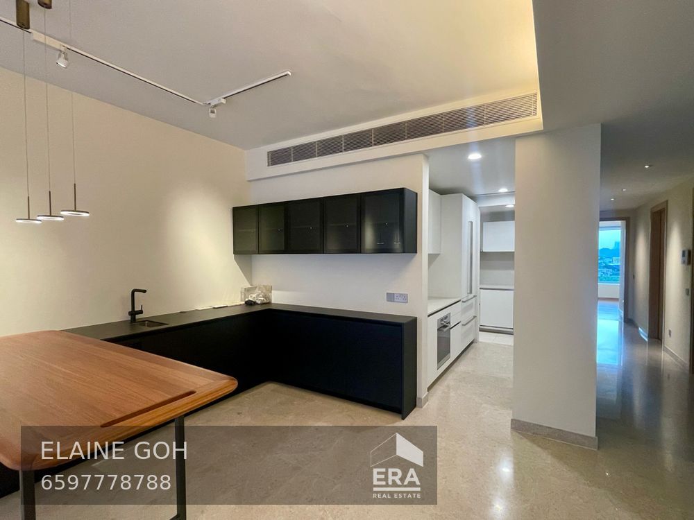 3 Room 3 Bath Reno Kitchen No Road and Pool Noise Off Balcony Seaview!