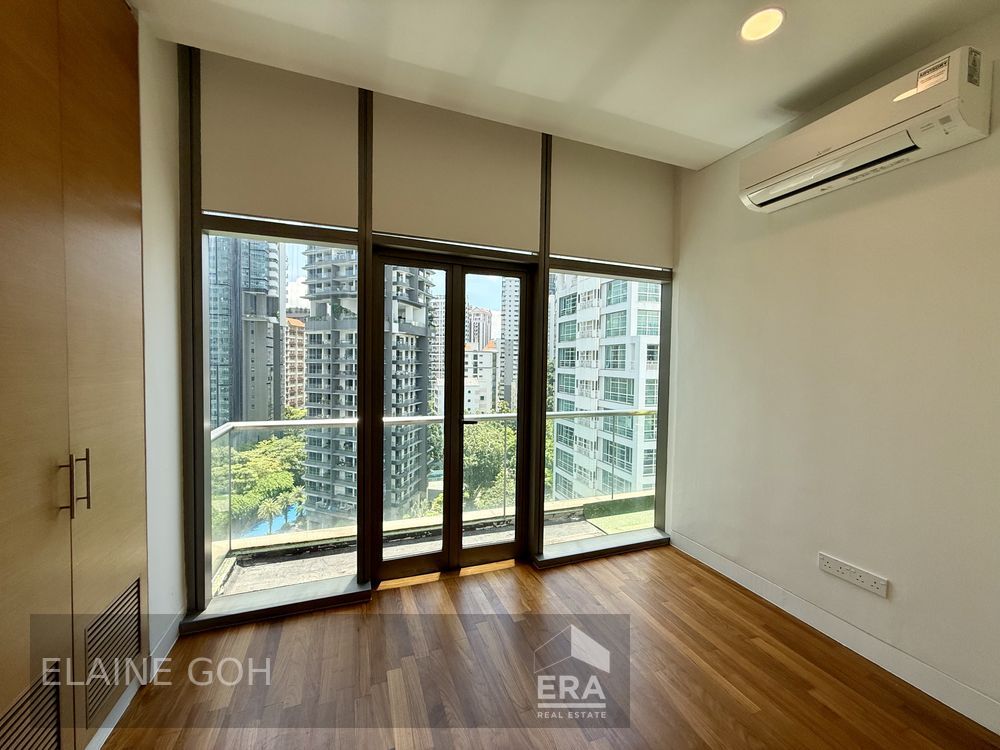 Freehold 3 Room Penthouse Triplex Balcony & Roof 1 Km River Valley Pri