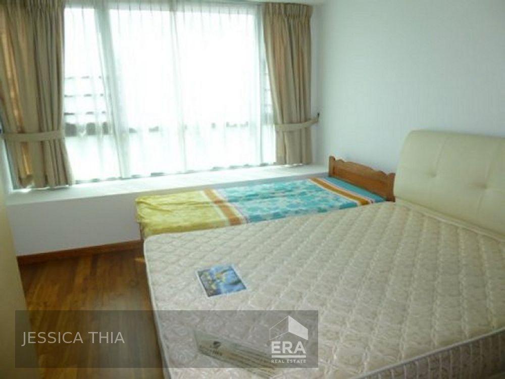 Waterfront Waves, Generous 2 Rms, Balcony, 1 Household Shelter, Mrt