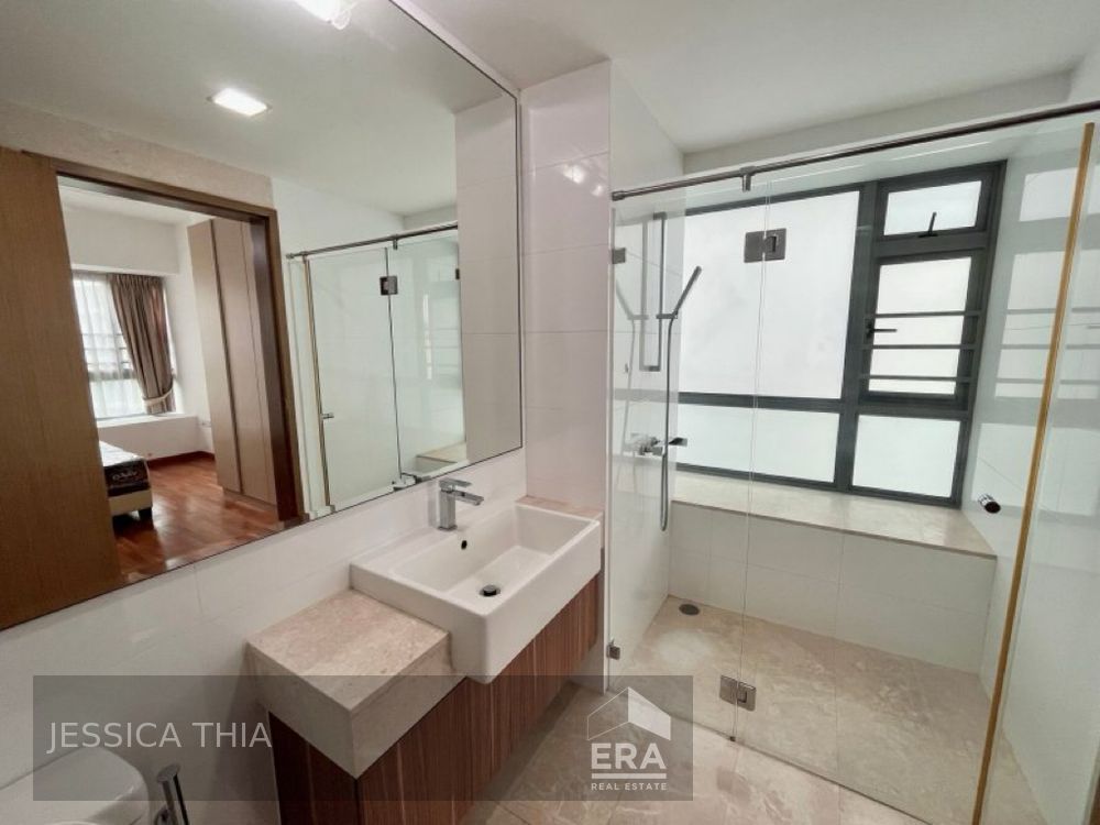 Waterfront Waves, Generous 2 Rms, Balcony, 1 Household Shelter, Mrt