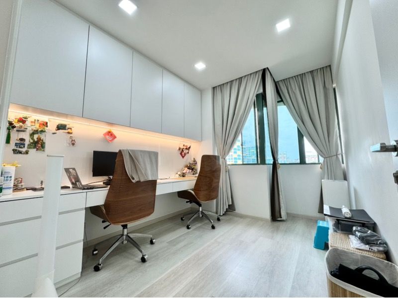 Palm Gardens Condominium For Sale, $1,300,000, 3 Bed 3 Bath 1,206 sqft $1,078.00 psf