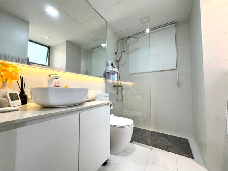 Palm Gardens Condominium For Sale, $1,300,000, 3 Bed 3 Bath 1,206 sqft $1,078.00 psf