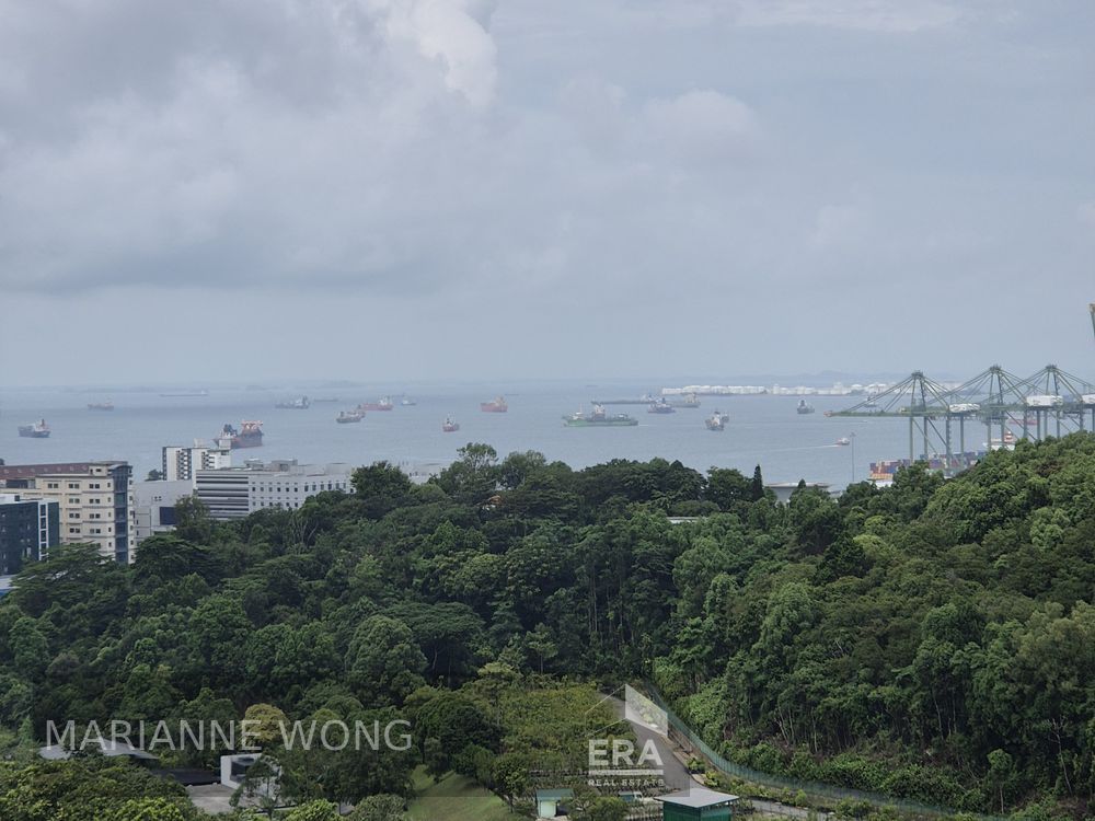 High Floor 2 Bedrooms 1 Bath. Park & Sea Views. Quiet. No Noon Sun.