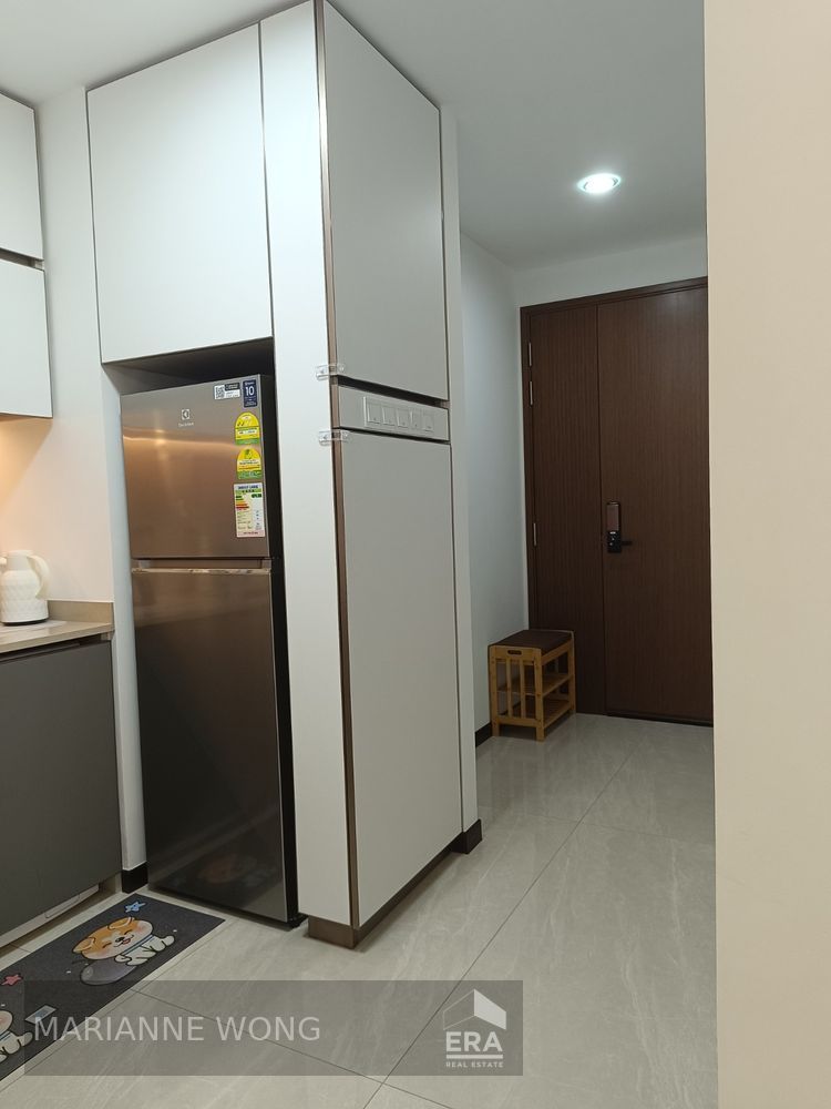 High Floor 2 Bedrooms 1 Bath. Park & Sea Views. Quiet. No Noon Sun.