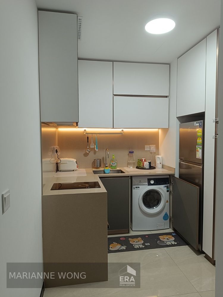 High Floor 2 Bedrooms 1 Bath. Park & Sea Views. Quiet. No Noon Sun.