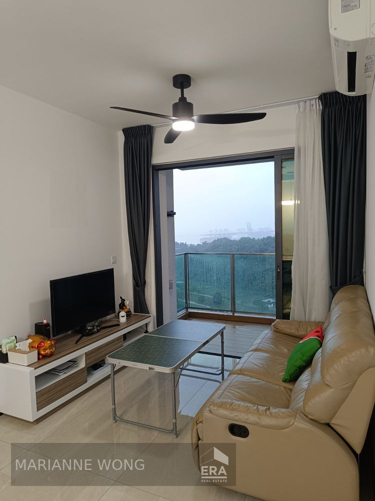 High Floor 2 Bedrooms 1 Bath. Park & Sea Views. Quiet. No Noon Sun.