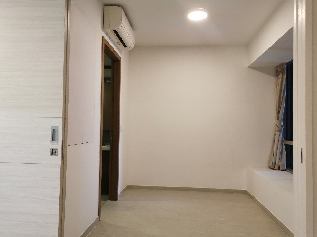 V on Shenton Apartment For Sale, $1,380,000, 2 Bed 1 Bath 689 sqft $2,003.00 psf