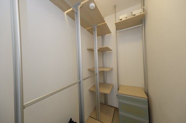 The Clift Apartment For Sale, $1,080,000, 1 Bed 1 Bath 527 sqft $2,049.00 psf