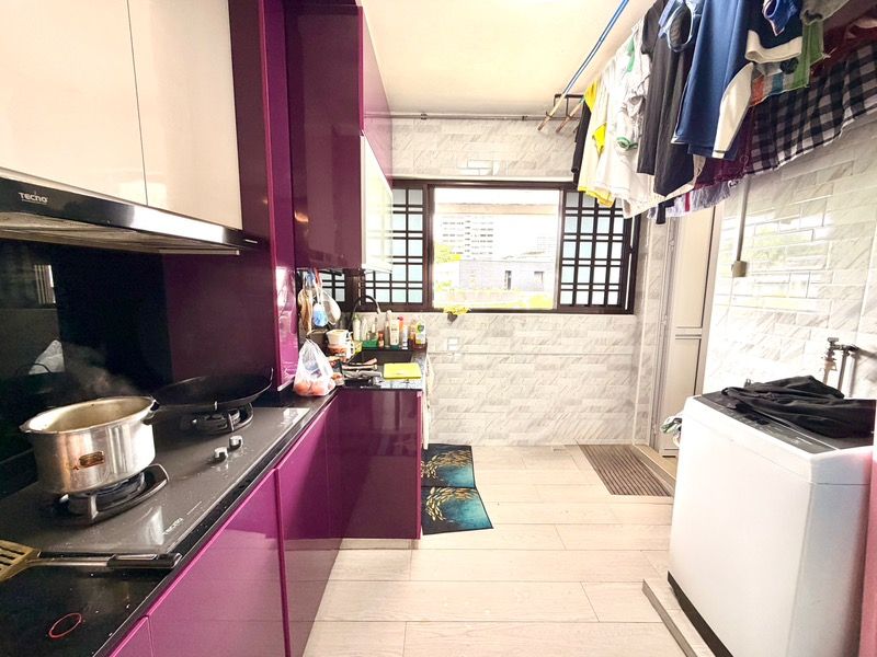 205 Bedok North Street 1 HDB Apartment For Sale, $530,000, 2 Bed 2 Bath 731 sqft $725.00 psf