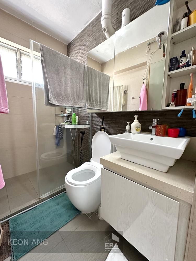 High Floor, Good Corridor Space, Bright and Windy, Great Location