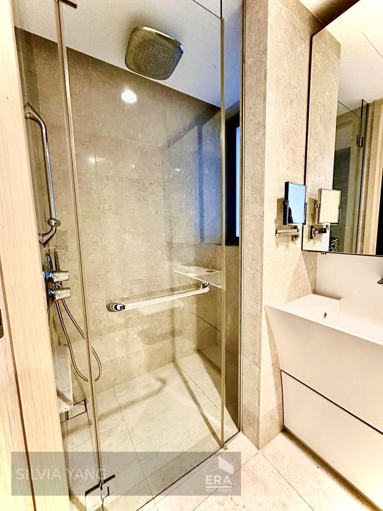 Spacious 2 Beds Plus Study Room for Sale; Connected to Paragon