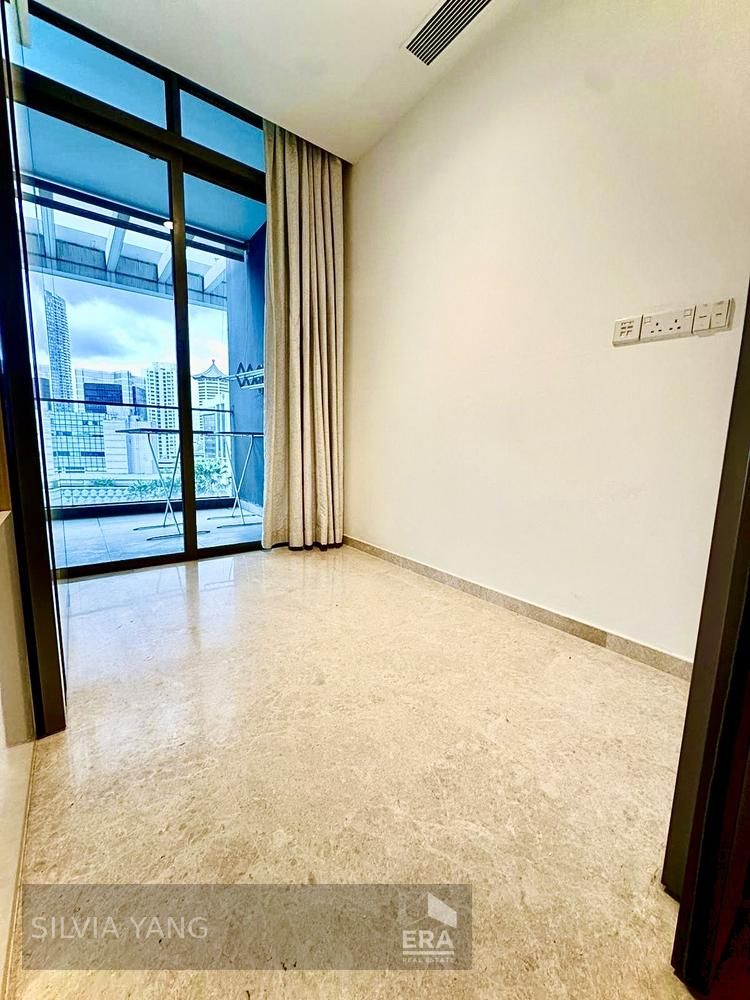 Spacious 2 Beds Plus Study Room for Sale; Connected to Paragon