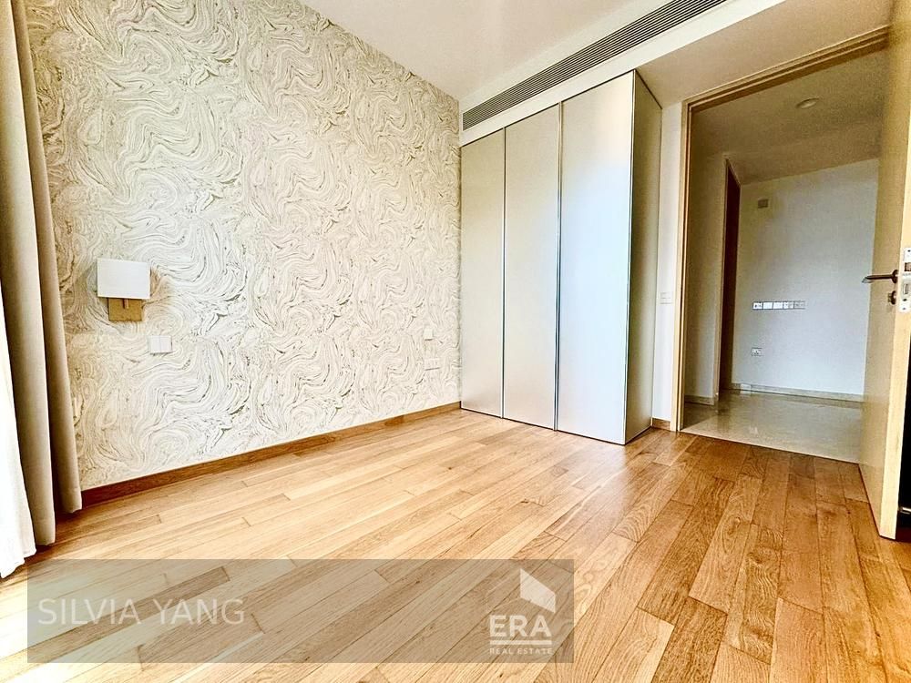 Spacious 2 Beds Plus Study Room for Sale; Connected to Paragon