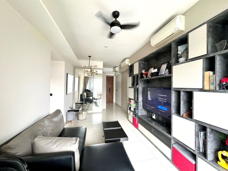 KANDIS RESIDENCE Condominium For Sale, $1,100,000, 2 Bed 2 Bath 808 sqft $1,361.00 psf